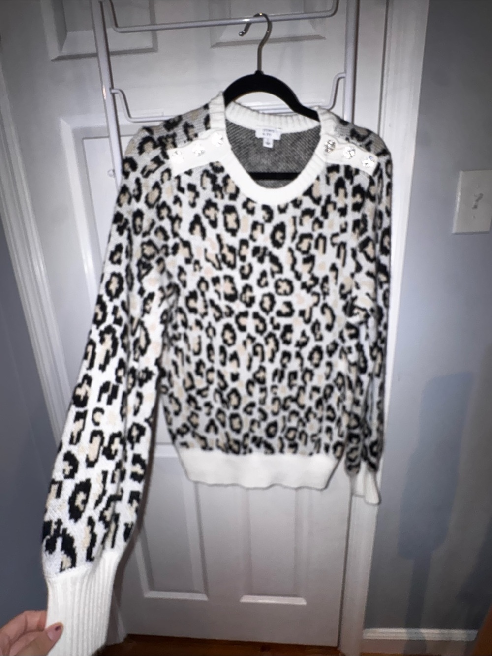 crown & ivy White Leopard Print Crewneck Sweater with Stud Accents